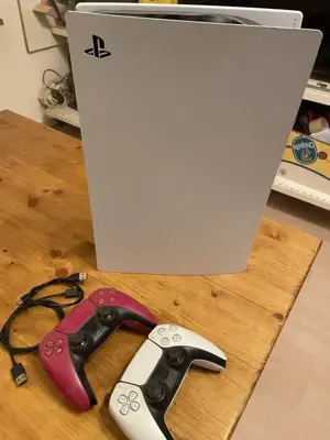 Playstation 5 mit Disclaufwerk und 2 Controllern Bild 2
