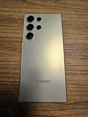 Samsung S24 Ultra (512 GB Titanium Grey) guter Zustand Bild 3