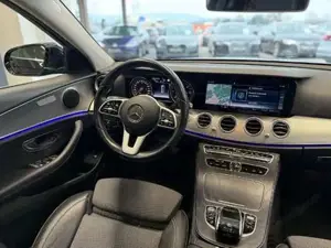 Mercedes-Benz E 300 Bild 11