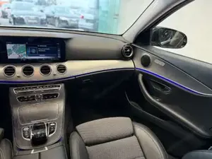 Mercedes-Benz E 300 Bild 12
