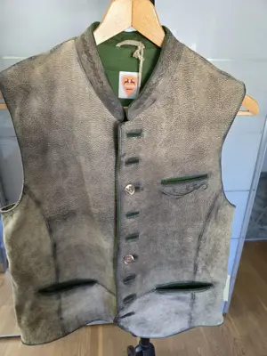 Trachtenweste aus Leder Bild 2