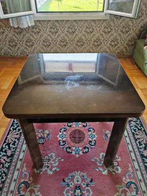 alter ausziehbarer Holztisch