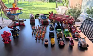 Paw Patrol diverse Fahrzeuge und Figuren