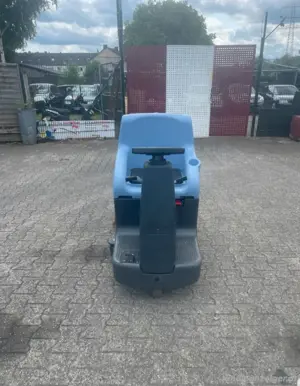 Aufsitz Schäuersaugmaschiene Kareima