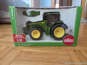 Siku Traktor John Deere 8R 270