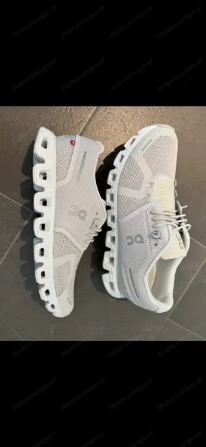 Neuwertig-Damen OnSneaker und Lederjacke Bild 4
