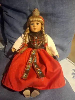 Edle, schöne Puppe von Schneider Bild 2