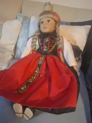 Edle, schöne Puppe von Schneider