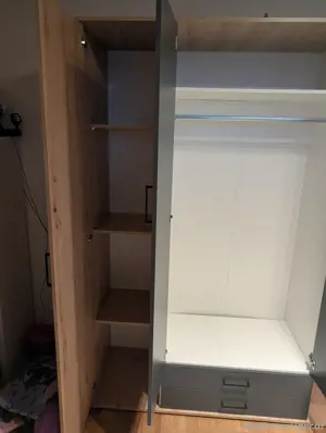 Kleiderschrank  Bild 3
