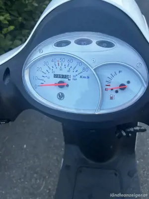 SYM Moped Roller Bild 4