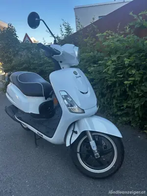 SYM Moped Roller Bild 3
