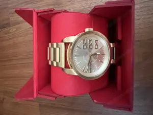 Diesel-Uhr NEU groß+gold