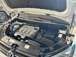 VW-  Touran Highline 1,6 BMT, TDI,DPf Bild 4