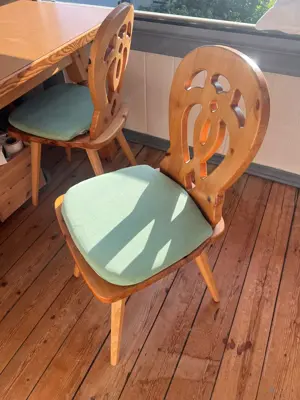 Tisch und 2 Stühle Bild 3