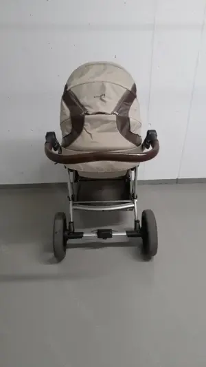 Kinderwagen mit Babyschale und Buggyfunktion