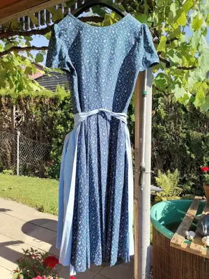 Hammerschmid-Dirndl, Gr. 42 44, kaum getragen  Bild 3