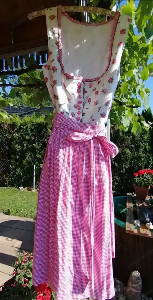 Nostalgisches Moosröschen-Dirndl, Gr. 42 44, gebraucht, gepflegt Bild 2