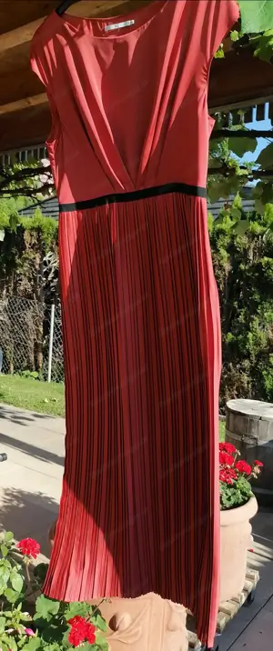 Abendkleid knöchellang, nie getragen Bild 3