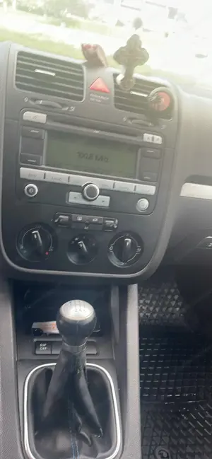 VW Golf 5 2.0tdi 140Ps Tüv mit überzug bis Oktober 25
