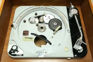 Thorens TD 124 MK II Plattenspieler im Case Bild 2