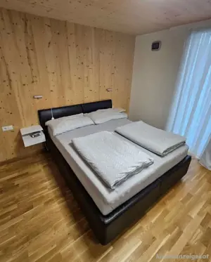 DOPPELT BETT Schlafzimmer Bett, aus Leder  Sauber, komplett gereinigt.  2 ORTHOPÄDISCHE Matratze Bild 2