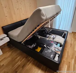 DOPPELT BETT Schlafzimmer Bett, aus Leder  Sauber, komplett gereinigt.  2 ORTHOPÄDISCHE Matratze Bild 3