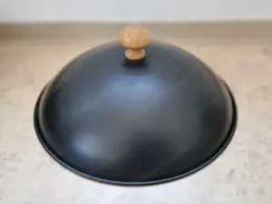 Gusseisen Wok 36,5 cm   Top Patina, inkl. Deckel & Gitter   wie neu! Bild 6