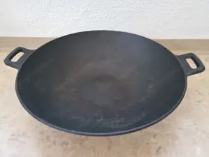 Gusseisen Wok 36,5 cm   Top Patina, inkl. Deckel & Gitter   wie neu! Bild 2