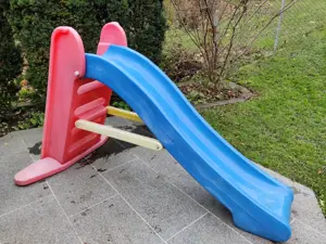 Kinderrutsche aus Platik
