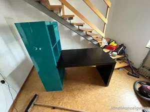 Schreibtisch mit Kasten