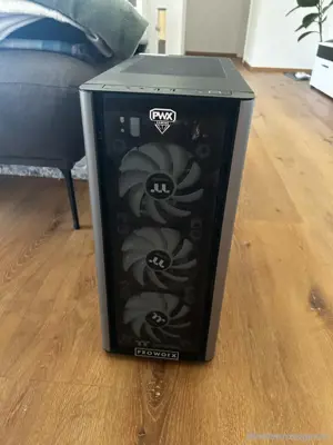 Pc und Curved Monitor Bild 3