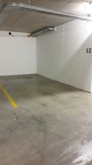 Tiefgaragenparkplatz zu vermieten