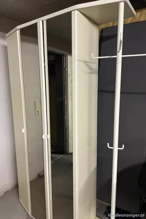 Garderobenschrank