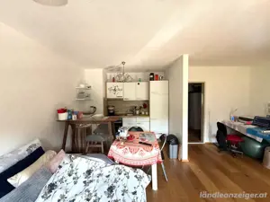 VERMIETE 2 ZI Wohnung mit Wohnküche und Grossem Balkon in FELDKIRCH TISIS AB 1. Aug. 2025   Grenznah Bild 2