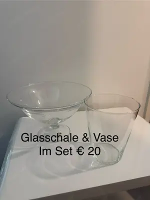 Obstschale und Vasen aus Glas im Set