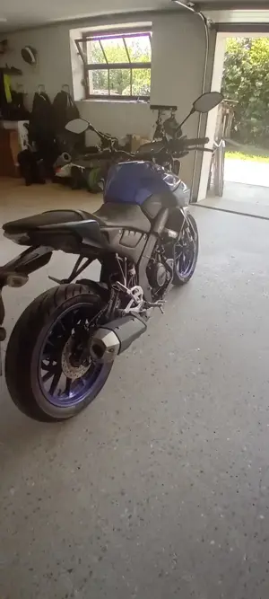 Yamaha MT 125 Naked Bike Bild 2
