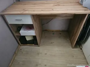 Schreibtisch zu verschenken 