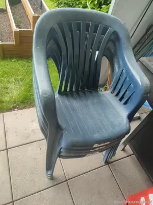 Gartentisch und Stühle  Bild 3