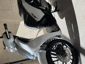 Roller Honda Sh150i Bild 3
