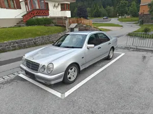 Mercedes Benz E220D W210