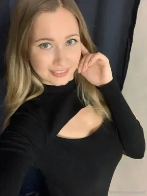 ziemlich freche Brünette 