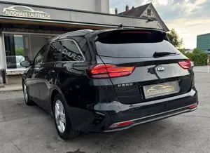 Kia Ceed SW   cee'd SW 1,4 MPI Silber *1.BESITZ* Kamera *APP *SHZ *NAVI Bild 5