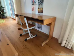 verschenke Kinderschreibtisch plus Stuhl Bild 2