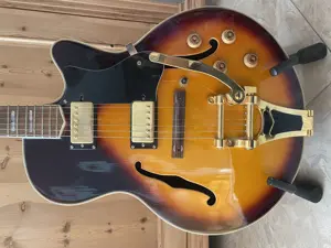 Handgefertigte Jazz-Gitarre in Sunburst-Optik Bild 2