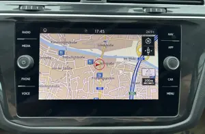 Volkswagen Tiguan 2,0 TDI SCR Sky DSG *PANORAMA *ACC *AHK *Kamera Bild 6