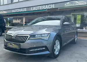 Skoda Superb Kombi 2,0 TDI Ambition DSG *VIRT. *ACC *APP *LED Bild 2