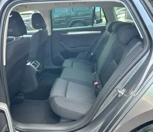 Skoda Superb Kombi 2,0 TDI Ambition DSG *VIRT. *ACC *APP *LED Bild 8