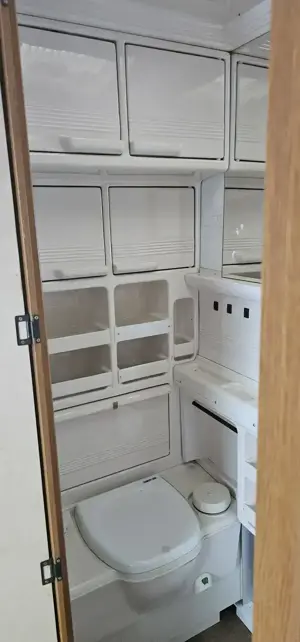 Verkaufe unseren Wohnwagen Bild 3