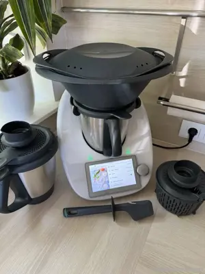 Thermomix TM6 mit zusätzlichen 2. Mixtopf