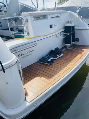 Motorboot mit Liegeplatz  Bild 2